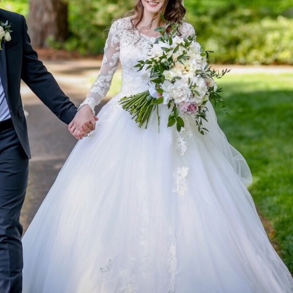 Wedding dress